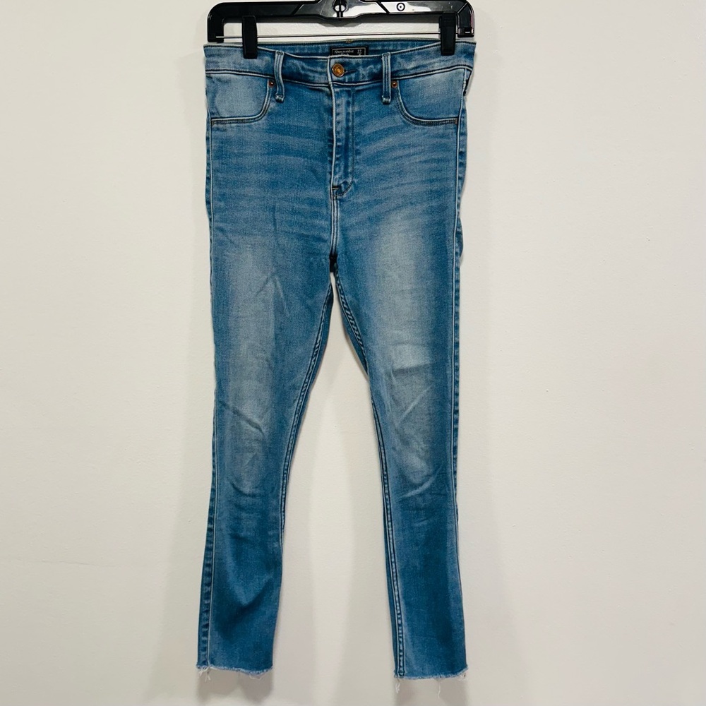 Abercrombie & Fitch jeans! High rise mom skinny jeggings! Size 27 / 4!
